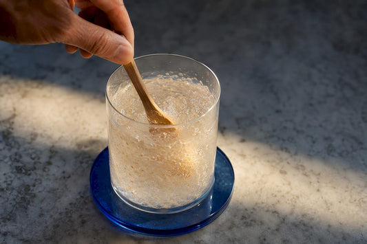 Psyllium husk swelling into water gel